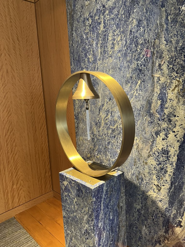 fouadchebib's tweet photo. Today, one of our #ADPKD patients rang this π! They just finished getting a new π through #phase1B clinical trial! Halting kidney failure is a milestone worth ringing all ππ! What can we do better to expedite #cures? @ASNKidney @MedicareGov @WhiteHouse Letβs align the β¨β¨ https://t.co/mg6FHU8uPt