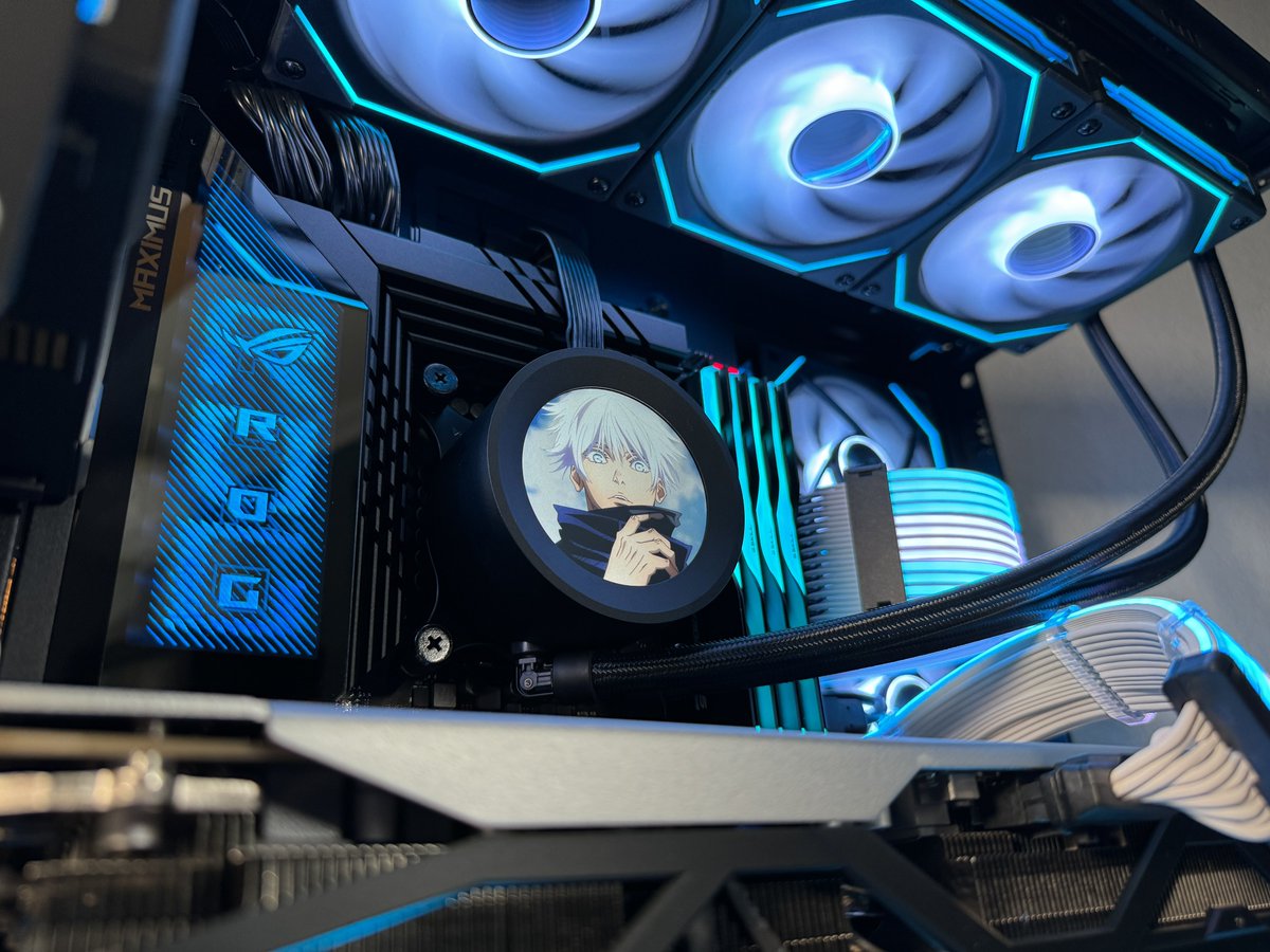 stcustompcs's tweet photo. Built for @Saiyansamm 👀 https://t.co/kFEJwuENhK