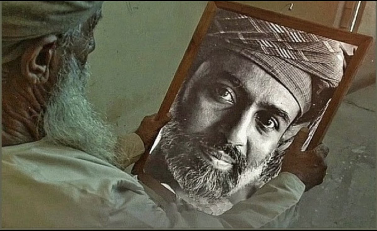 ١٠ | يناير 💔
وقفت أمامك للوداع عُمان …والدمع فوق خدودنا طوفان 
يا راحلاً عنها وانت فؤادوها …ورؤاك فيها الروح والريحان 

#اعز_الرجال_وانقاهم