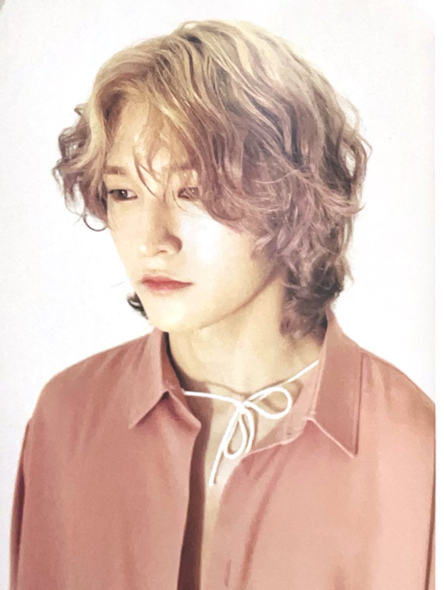 KJHGALLERY's tweet photo. be mine  #준지 #JUNJI #OnlyOneOf #온리원오브 #dOpamine #ThingsICantSayLOve https://t.co/rumhwaGL1s
