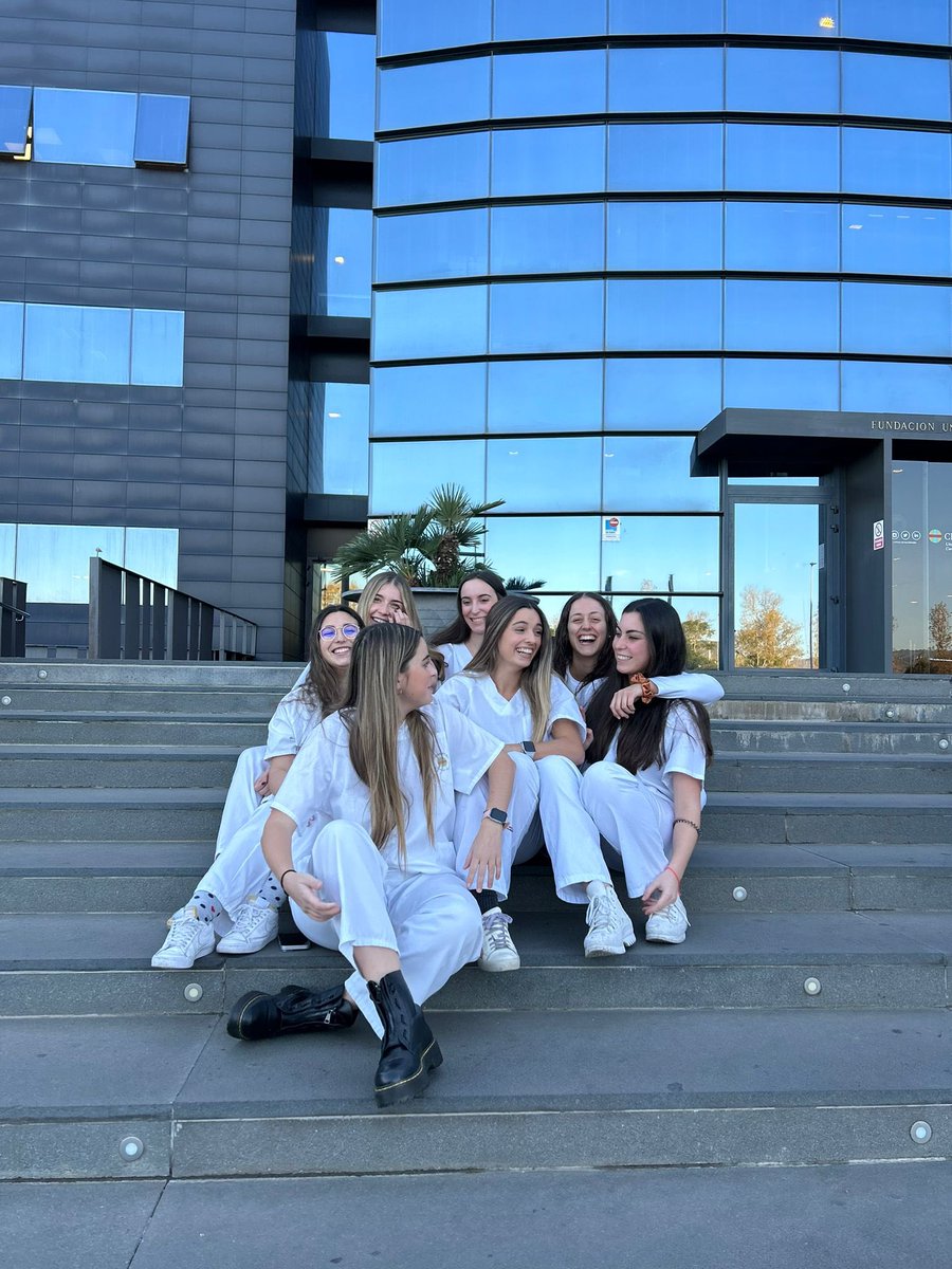 Laura_fdez_02's tweet photo. 👩🏻‍⚕️Falta poquet ja… 🤞🏼👩🏻‍⚕️ https://t.co/UToqGDFA44