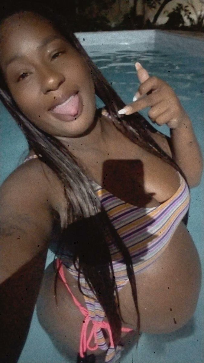 Um calor desse 🥵🏡🏊🏾‍♀️