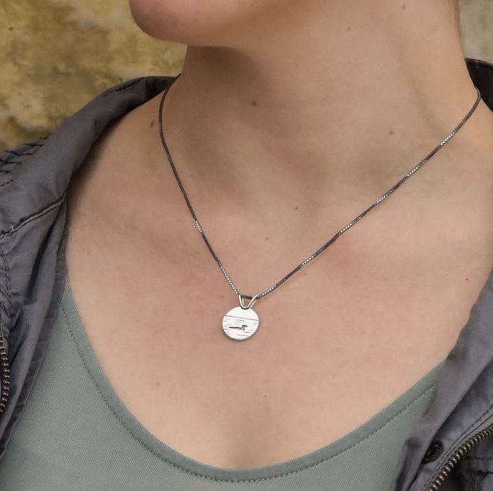 BethMillner's tweet image. 🪶 Loon Love 🪶
Both of the #Loon Lake #pendants are in our #Closeout Sale! 30% off from now until January 17th ❤️ #sterlingsilver #ecofriendlyjewelry 
bethmillner.com/products/loon-…