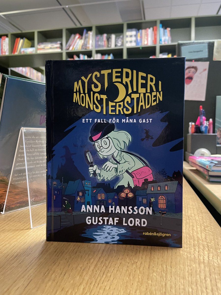 GustafLord's tweet photo. I dagarna kommer den här ut! Måna Gast är Monsterstadens nyaste detektiv och tillsammans med sin vän, varulven Varg, ska hon lösa sitt första fall: Det lila luddet. https://t.co/PlfBnJgVI2