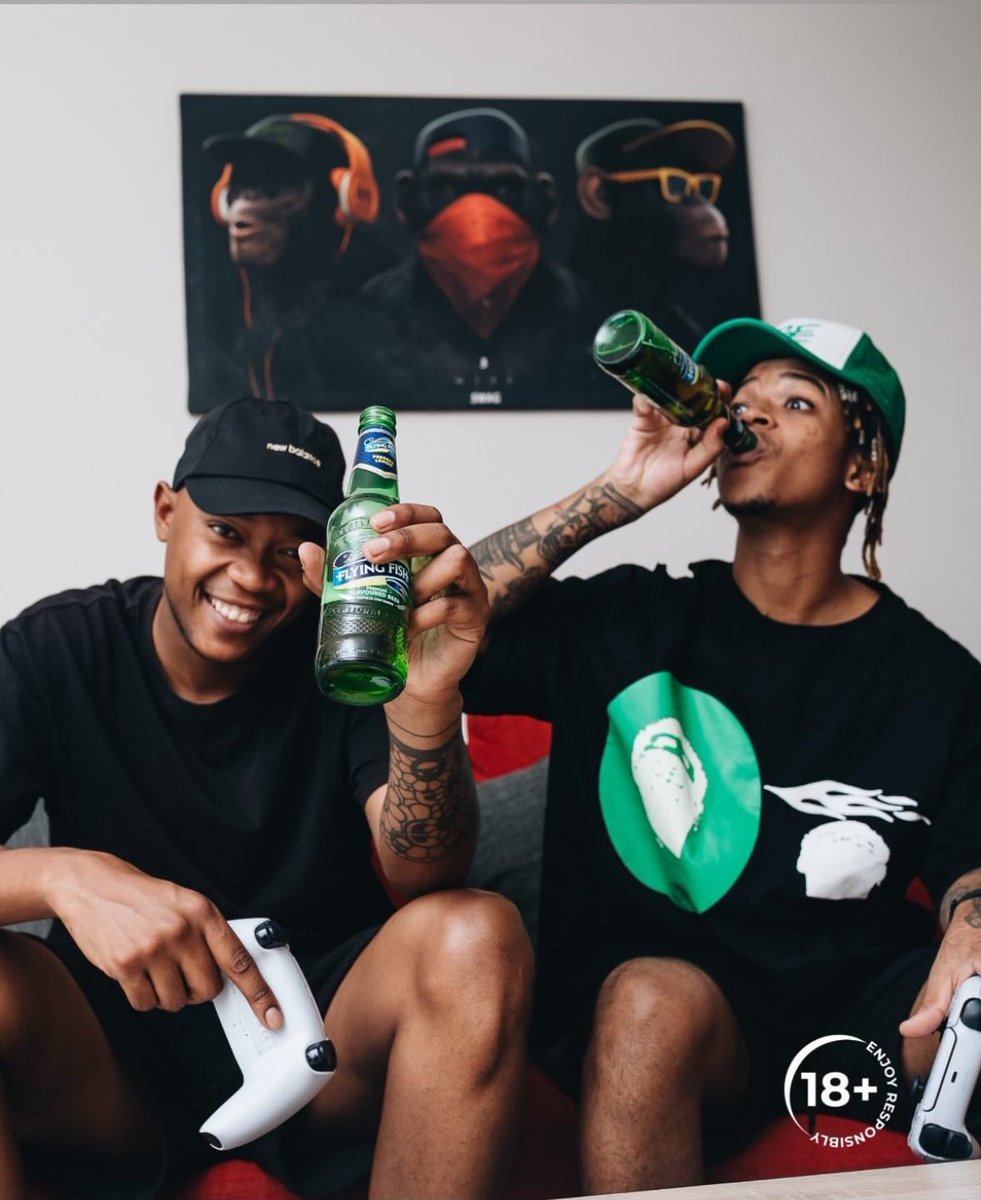 Teddy_Goodfella's tweet photo. Sipping on flying fish🐠 , gaming 👾with friends,what's more epic? What's your next virtual quest? @flyingfishng #whattheflyingwish #flyday https://t.co/njX1HTXsvU