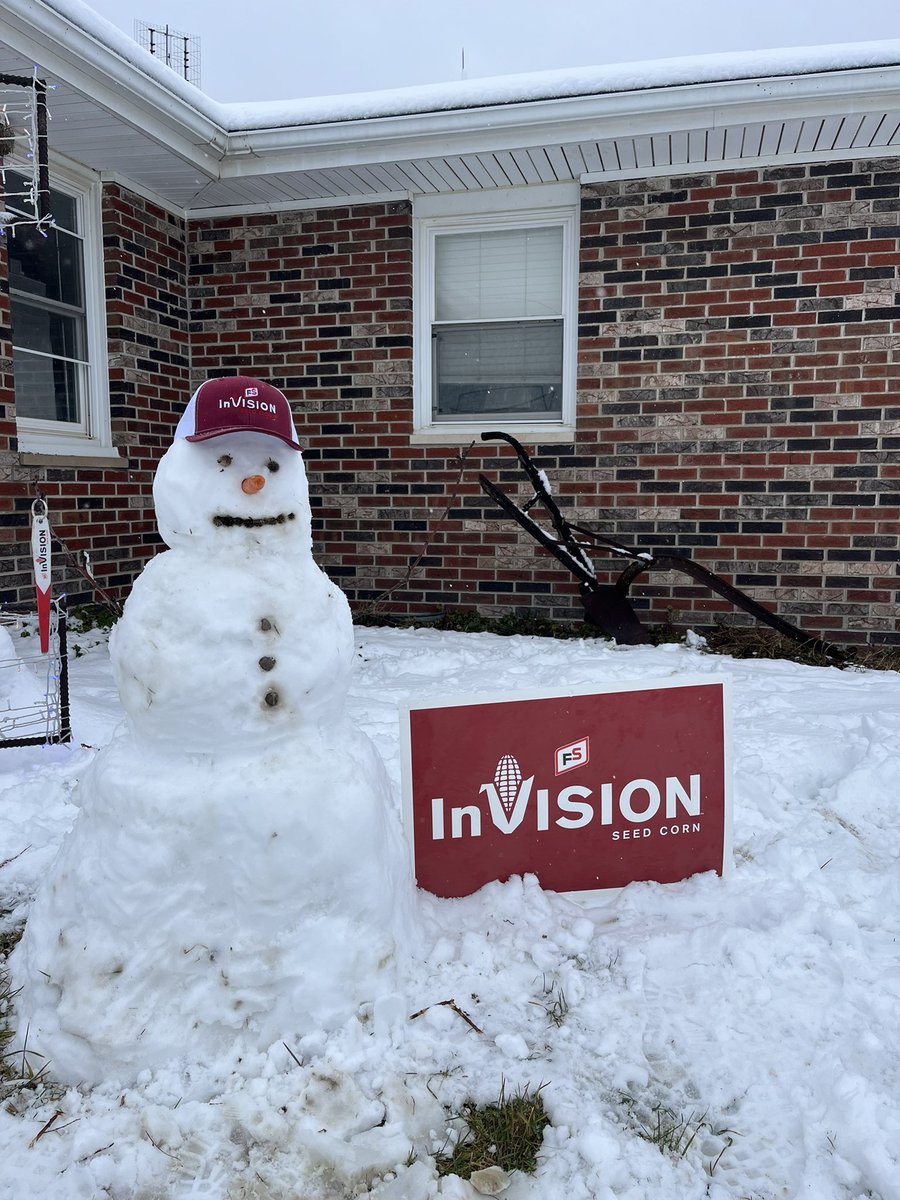 ilsoilnerd's tweet photo. The weather outside maybe frightful but thinking about planting 🌽@InVISION_HiSOY Seedcorn is so DELIGHTFUL!! 🎶
#snowday
#InVisionSeedCorn
#plant24 https://t.co/4daPf9CQbu