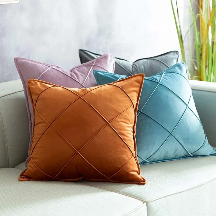 spicebeddings's tweet photo. Velvet Diamond Pattern Square Throw Pillow
Solid Textured 
Material: Made of high quality velvet fabric, soft and cozy
Size - 18"/18"
Price - N6,500/pc

To order
Call/WhatsApp 08184915446

We look forward to receiving your order!
Spice Beddings 💗 https://t.co/AlSvIaU4RK