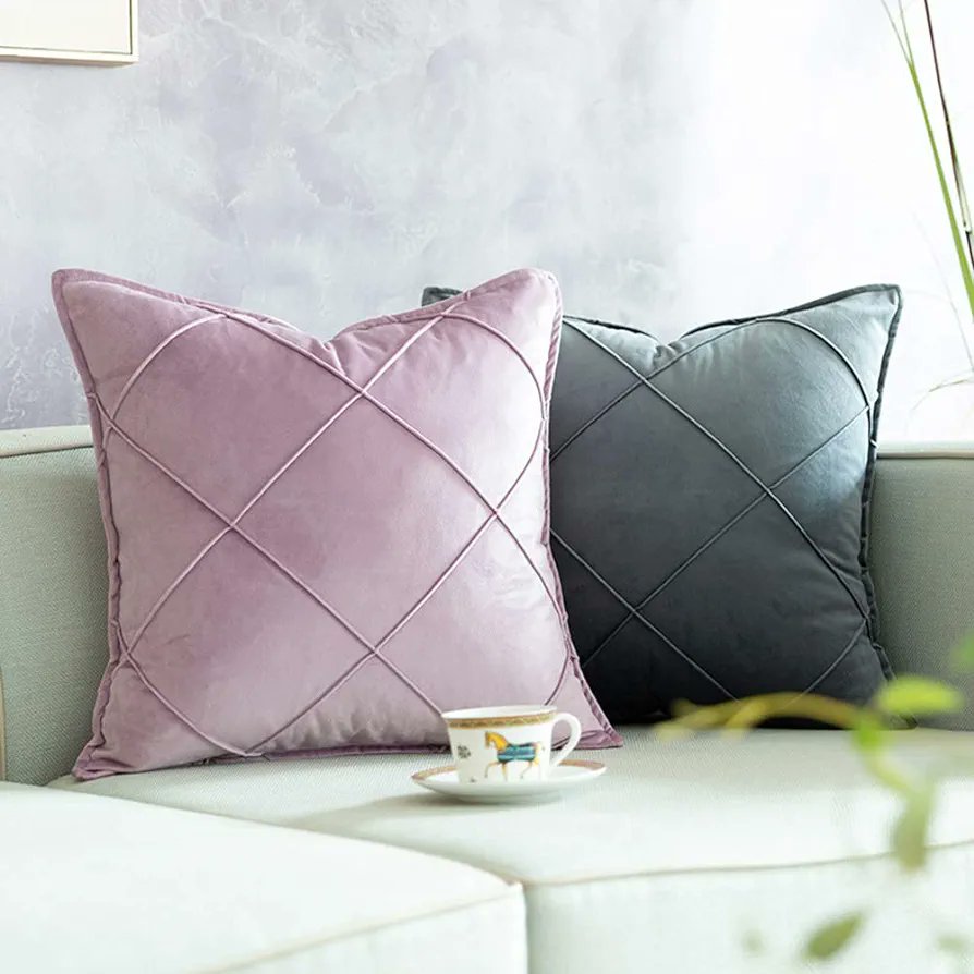 spicebeddings's tweet photo. Velvet Diamond Pattern Square Throw Pillow
Solid Textured 
Material: Made of high quality velvet fabric, soft and cozy
Size - 18"/18"
Price - N6,500/pc

To order
Call/WhatsApp 08184915446

We look forward to receiving your order!
Spice Beddings 💗 https://t.co/AlSvIaU4RK