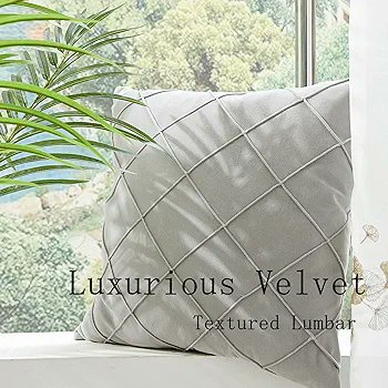 spicebeddings's tweet photo. Velvet Diamond Pattern Square Throw Pillow
Solid Textured 
Material: Made of high quality velvet fabric, soft and cozy
Size - 18"/18"
Price - N6,500/pc

To order
Call/WhatsApp 08184915446

We look forward to receiving your order!
Spice Beddings 💗 https://t.co/AlSvIaU4RK