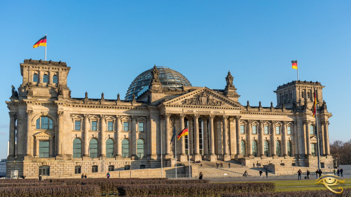 Die Parteien der jetzigen Bundesregierung wurden vom Volk - also von uns - gewählt. Der Bundeskanzler wurde gemäß unseres Grundgesetzes gewählt. Er und alle Minister*innen würden ordnungsgemäß vom Bundespräsidenten ernannt. 

Daher repräsentiert der Bundestag und die