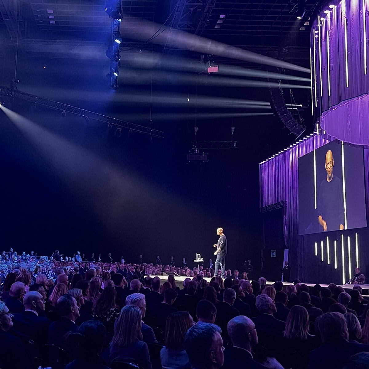 eldsjal's tweet photo. I had the pleasure of finally being back in Norway speaking at the annual @NHO_no conference today, where I shared the journey behind Spotify, the importance of always keeping an entrepreneurial mindset and the huge opportunities I see to build in Europe.
Thank you Oslo! 🙏🏻 https://t.co/kME2Yb7zri