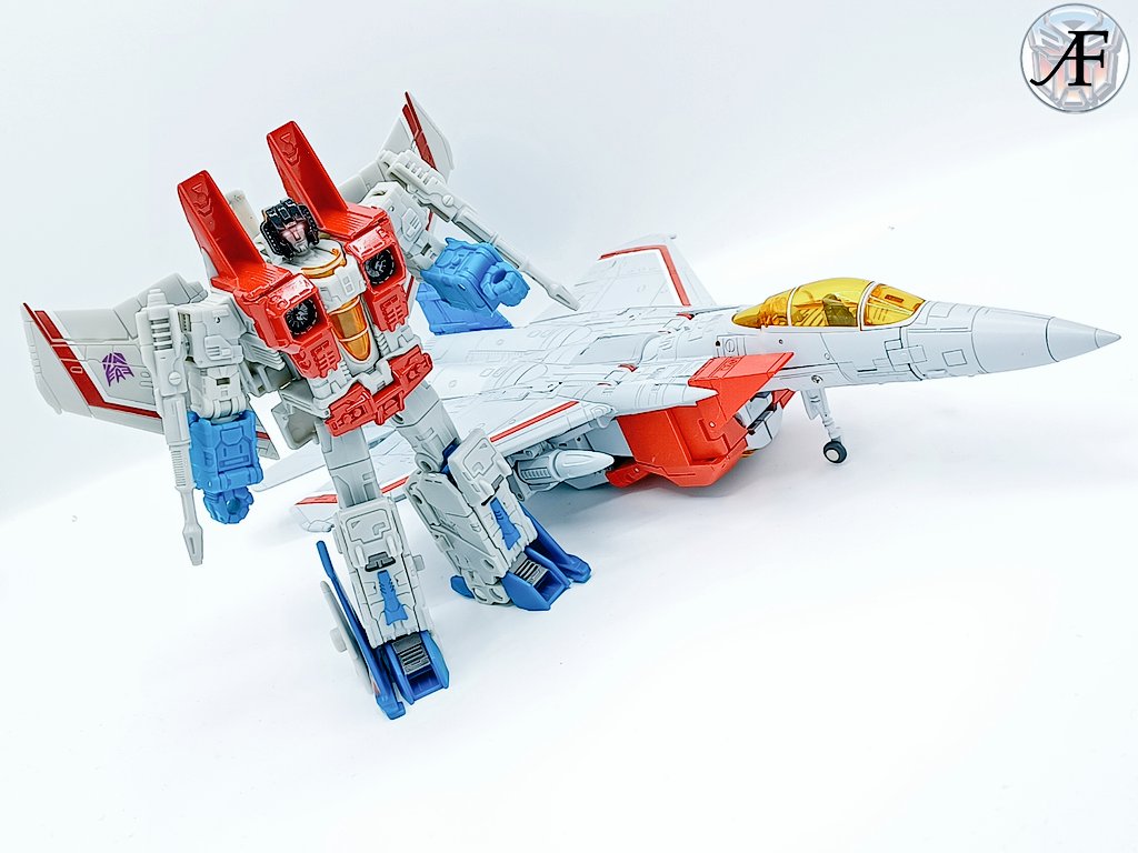 ArrowFyre's tweet photo. Lord of the skies.
WFC Earthrise Starscream and Deformation Space Crimson Wings 📷
#Transformers #Decepticons #Starscream #WFC #Jet #DeformationSpace #CrimsonWings #Masterpiece #masterpiecetransformers #CHUG #Earthrise #toyphotography #toystagram #toycollector https://t.co/bBviVEfBMm