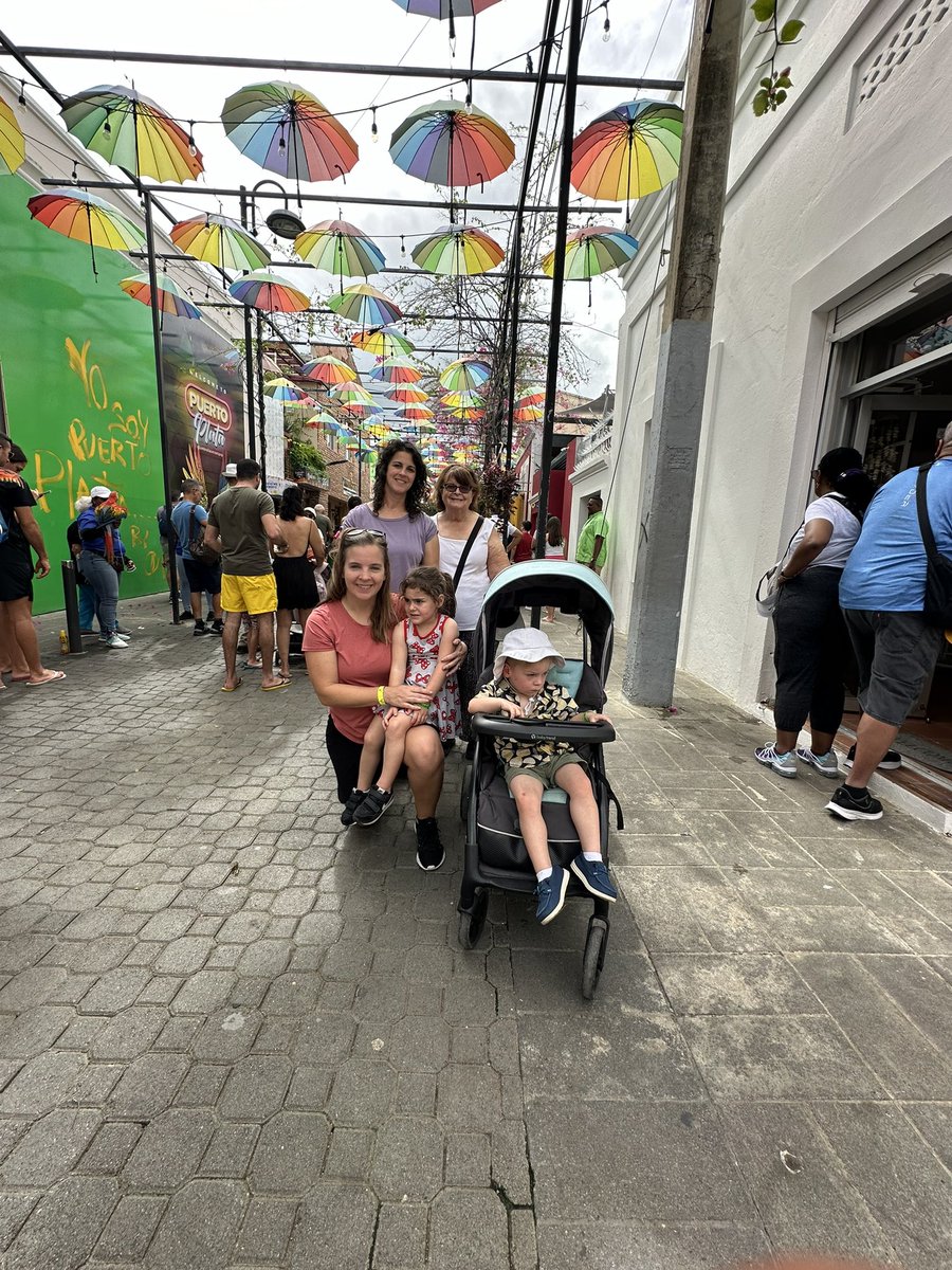 AmandaMunsch's tweet photo. Country #38 on my life’s journey to (hopefully) experience 100 countries across the world… 

@GoDomRep https://t.co/0U7ULBD95I