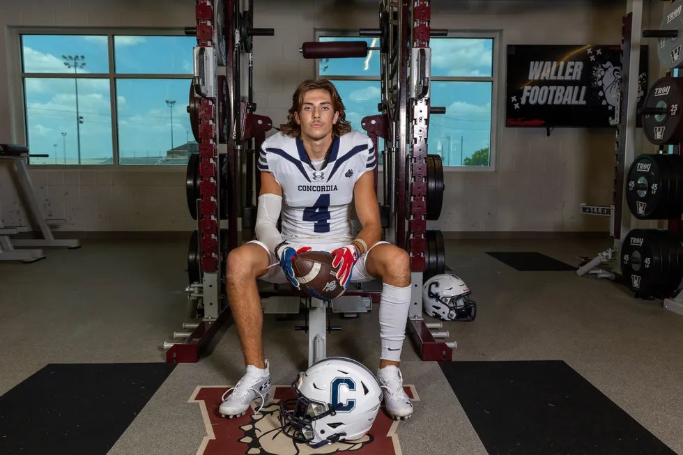 VYPE HOU Private School 🏈 Defensive Player of the Year Fan Poll Presented By @SunAndSkiSports! Voting until 11:59 pm Tuesday, Jan. 16th Nominees @oridominic1 @MichaelFowlerII @Ivanjd_55 @MestayerDrew @BarrettMossman @Nico_GoGo32 AND MORE!!! VOTE:vype.com/Texas/Tx-Priva…