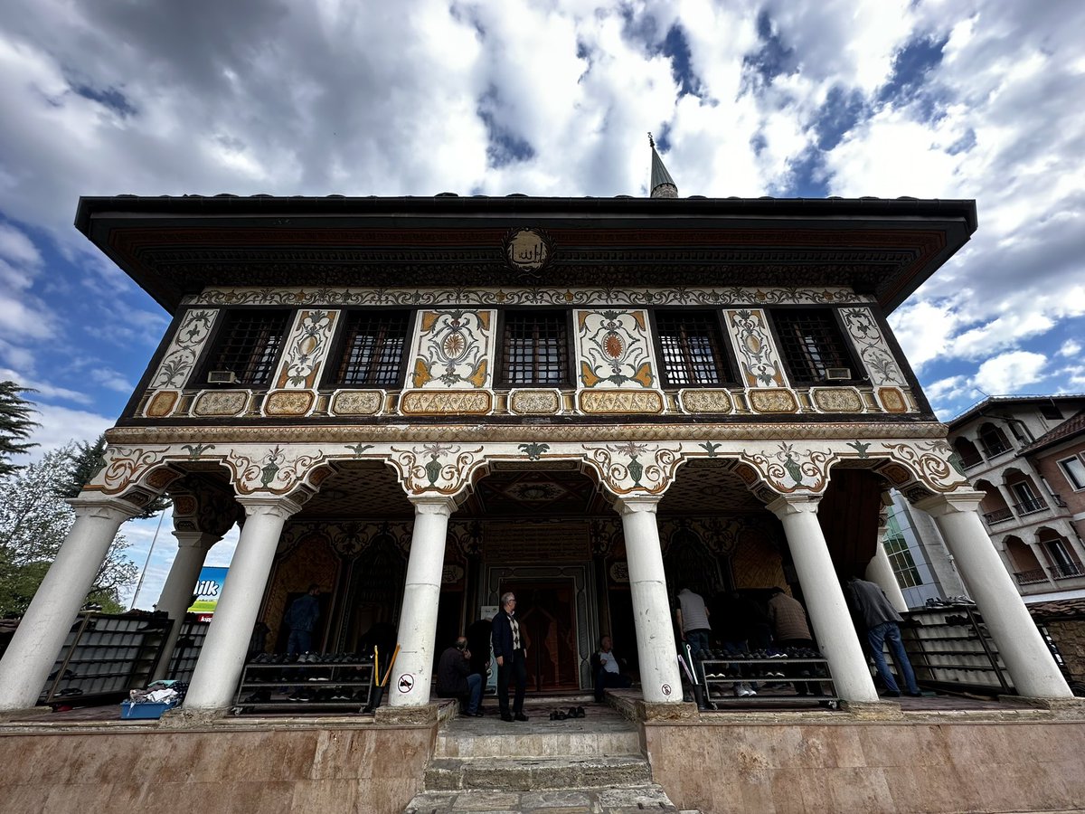essqie's tweet photo. @onderkayaistan1 Severek gezdik. Tetova’yı da, Ohrid’i de, Manastırı da… https://t.co/lcDyyvEWTi