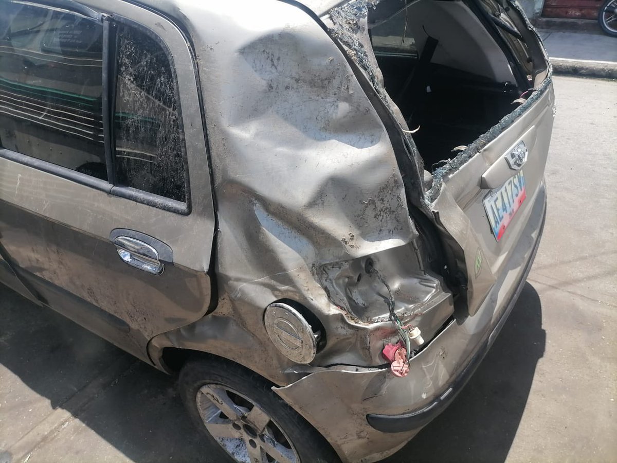 g_vanessash's tweet image. Necesito exponer a un mecánico de Caracas que robó el carro de mi novio.
Me gustaría contar con ustedes para difundir el caso, por favor ya que hemos denunciado a nivel legal y nada que recibimos respuesta. Al menos exponerlo por redes sociales para que nadie pase por lo mismo