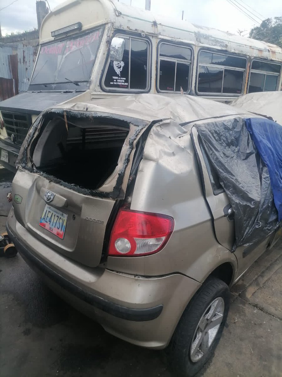 g_vanessash's tweet image. Necesito exponer a un mecánico de Caracas que robó el carro de mi novio.
Me gustaría contar con ustedes para difundir el caso, por favor ya que hemos denunciado a nivel legal y nada que recibimos respuesta. Al menos exponerlo por redes sociales para que nadie pase por lo mismo