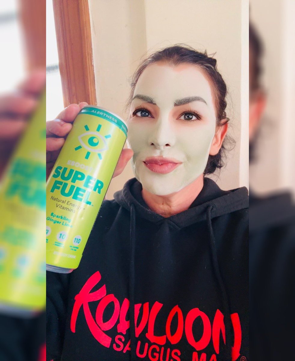 REALLiSAMARiE's tweet photo. What goes great with a super green mask you ask? Definitely @eboost Super Fuel Sparkling Ginger Lime. Getting energized for a photoshoot.  Did not feel like doing pics today until I drank this supercharged @eboost.uk . Go Lisa Go! #eboost https://t.co/Wuerdksmv5