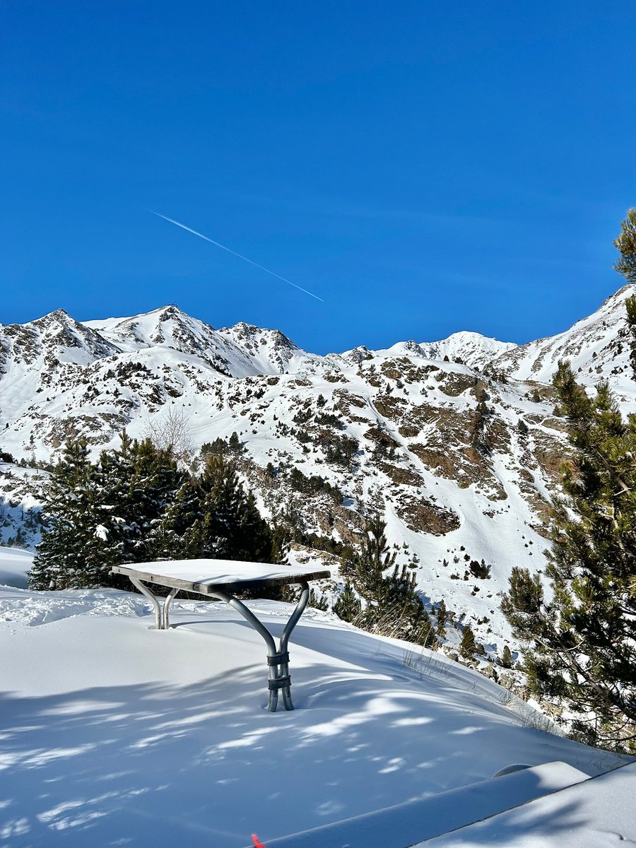 santifalon's tweet photo. Los invito a ver las montañitas de Andorra, de nada :) https://t.co/ktrpacJ78H