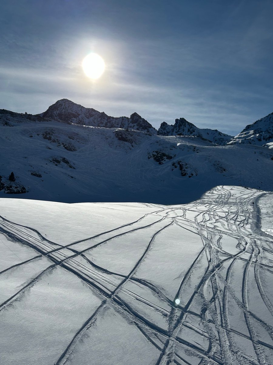 santifalon's tweet photo. Los invito a ver las montañitas de Andorra, de nada :) https://t.co/ktrpacJ78H