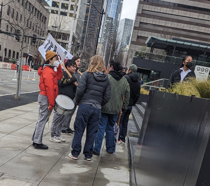 sealinx's tweet photo. @OurUnionIsHG And idea why your workers striking in downtown don't feel the need to pick up their litter?  I pointed it out and asked them - only being told "nah, I'm good".  Great way to build support... https://t.co/CbpMEQBKkE