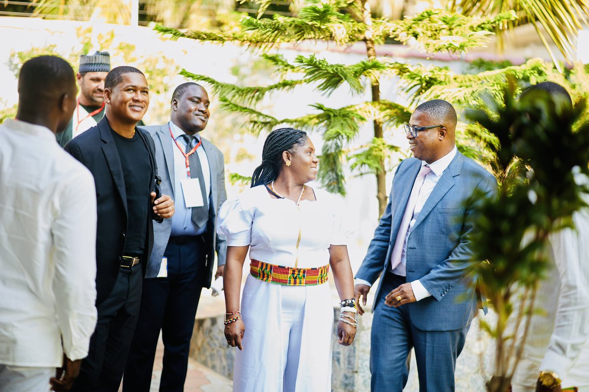 DanielGarcesC1's tweet photo. Desde nuestra llegada a la embajada de Colombia en Ghana, hemos asumido con gran responsabilidad y compromiso la misión de fortalecer las relaciones bilaterales entre Ghana, el Occidente Africano y Colombia. Como embajador, nuestra función es ser el puente que une dos culturas, dos economías y dos pueblos con historias y aspiraciones globales.

Nuestro objetivo es construir una relación sólida y duradera basada en el respeto mutuo, la cooperación y el entendimiento. 

Trabajamos incansablemente para promover los intereses de Colombia, al mismo tiempo que buscamos oportunidades para un intercambio cultural y económico beneficioso.

El 2023 fue un año arduo de mucho trabajo, que con resultados demostramos que estas dos naciones están para grandes escenarios. Desde la @EmbColGhana logramos:

✅ Visita oficial de la Sra. Vicepresidente, @FranciaMarquezM, a la República de Ghana

✅ La República de Ghana converge con la República de Kenia y la República de Colombia en la propuesta de la creación del grupo de expertos sobre la deuda, el clima y la naturaleza

✅ La República de Ghana y la República de Colombia firmaron un Memorando de Entendimiento sobre Educación, Bilingüismo, Innovación, Ciencia y Tecnología

✅ Ghana abrirá una misión diplomática en Colombia

✅ Misión comercial institucional, Ghana-Colombia-Ghana

✅ Gestiones para la visita de Estado entre los presidentes de Ghana y Colombia en el primer trimestre de 2024

✅ Ghana trabajará con Colombia en las incidencias del Consejo de Seguridad de las Naciones Unidas, y acordarán con Colombia, un mecanismo para apoyo mutuo en las postulaciones al comité de Derechos Humanos de las Naciones Unidas y otros mecanismos

✅ Avanzar en las Consultas Políticas para elevar el nivel de la relación para el beneficio mutuo

¡Desde el gobierno del cambio, en cabeza del Sr. Presidente, @petrogustavo, de la Sra. Vicepresidente, @FranciaMarquezM, y del Sr. Canciller, @AlvaroLeyva, esta @EmbColGhana está al servicio de los colombianos residentes en Ghana y África Occidental! 🇬🇭🇨🇴