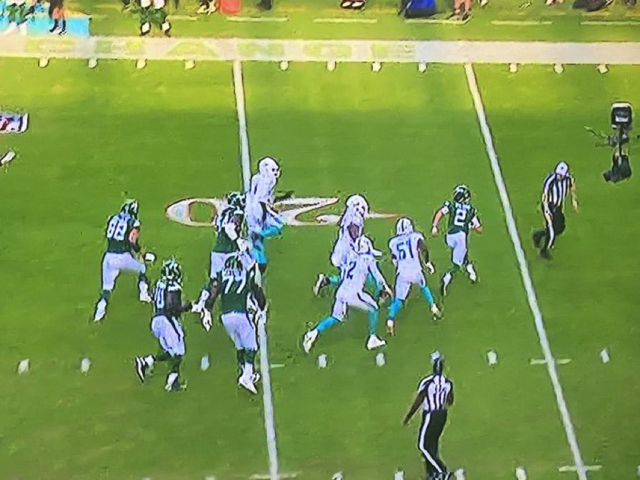 Zookrueger's tweet photo. “The #Jets should draft a QB in the first round” https://t.co/NoIIwmwIkt