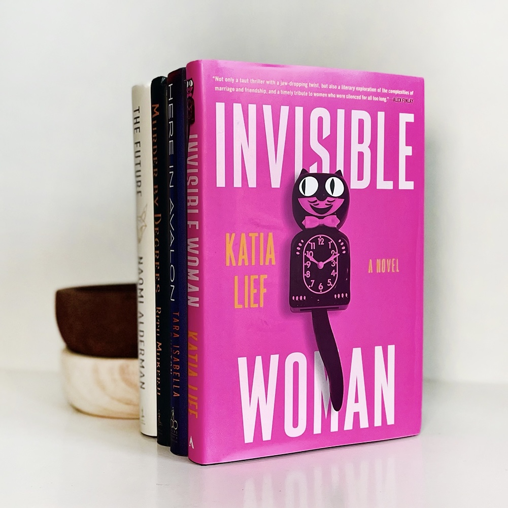 KirkusReviews's tweet photo. "Absolutely a novel of its time—and a novel of women's stories across time."
—Kirkus Reviews (⭐️ review) 
@KatiaLief @groveatlantic
https://t.co/ORTeSNXQgi
Follow @KirkusReviews for more book recommendations 📚
#Thriller #BookReview #BookRecommendation  #KirkusReviews https://t.co/dt3zluRfe5