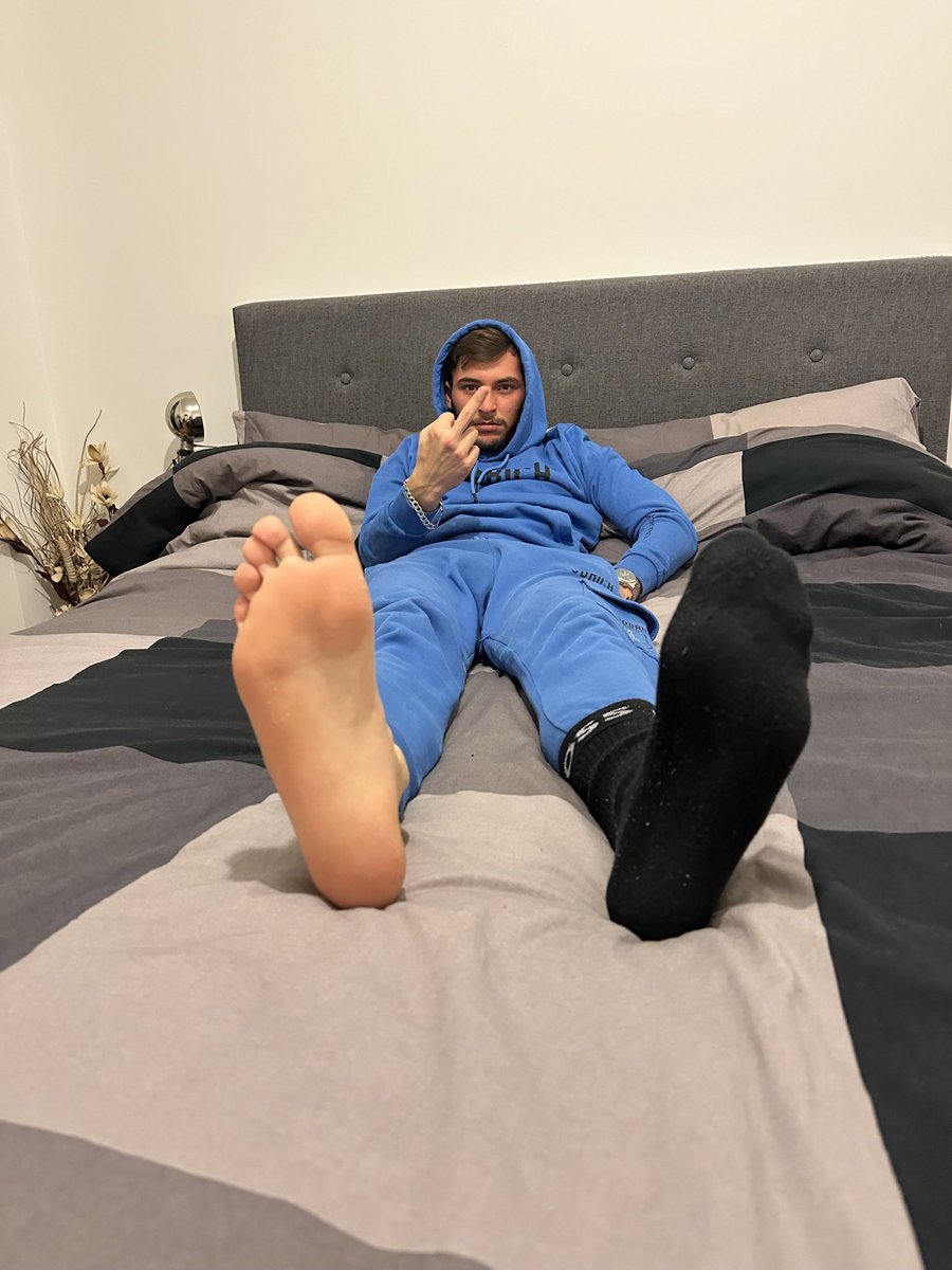 MASTERAlphaANTO's tweet photo. Stinking black socks or sweaty bare sole? 🤔

Which one do you want shoved down your throat first you little bitch https://t.co/k2GgjK5umO