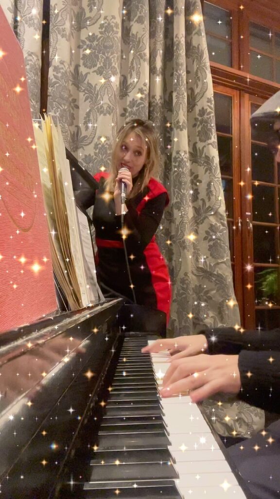 The_Producerz's tweet photo. When you wish upon a star cover by @stephaniesusberich and @caskeyboardproducer live at @idealglass_studios
#whenyouwishuponastar #beauty #broadway #opera #jazz #newsinger #singing #singer #singerlifestyle #singerlife #musician #musiciansofinstagram https://t.co/c7GoQlzbZe https://t.co/IZtmLBCad0