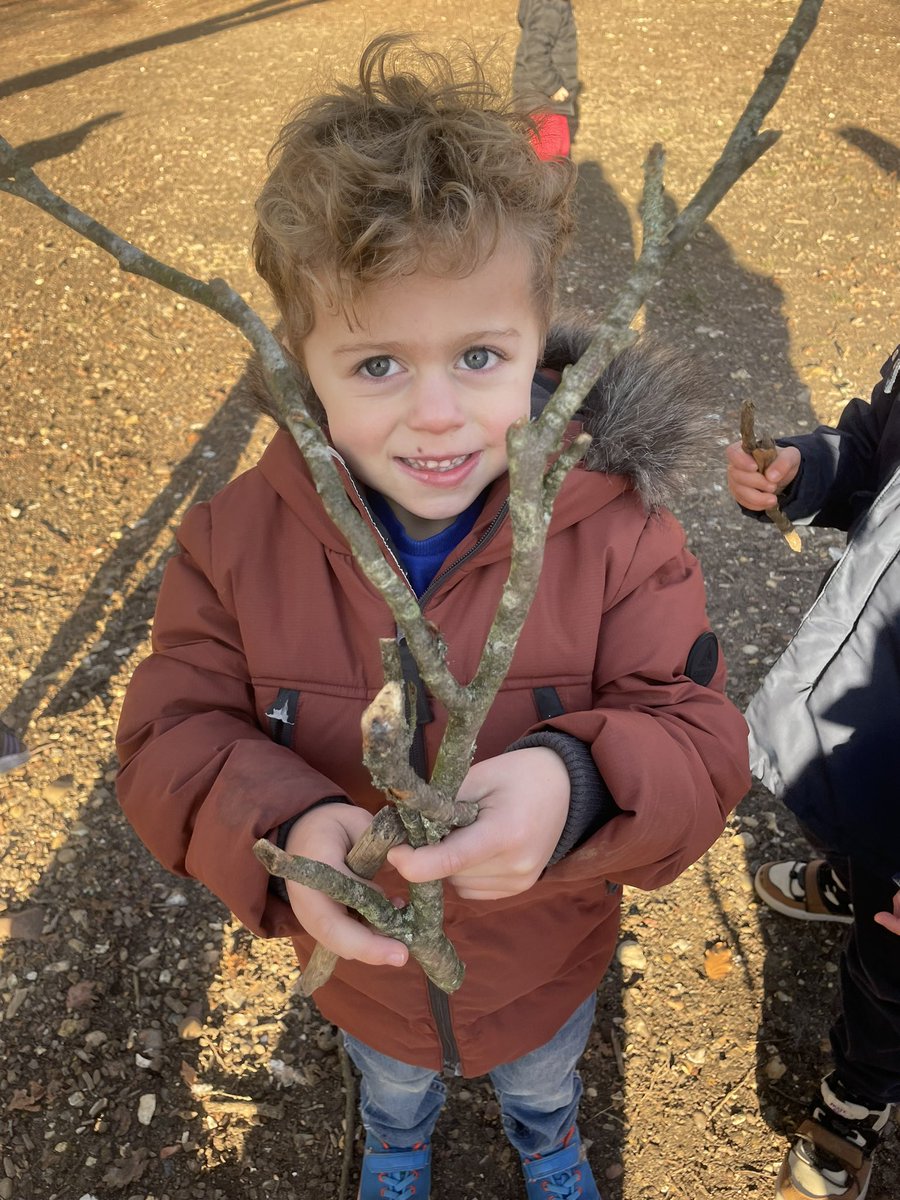 Danesfield_Pre's tweet photo. In Maths we are learning all about number 3! Today went went on a hunt in the woods to find 3 objects ( leaves, sticks or stones) after that we practiced writing number 3 with chalk…they were brilliant!! ❤️🌟3️⃣@DanesfieldSchl https://t.co/W2QRqmJepq
