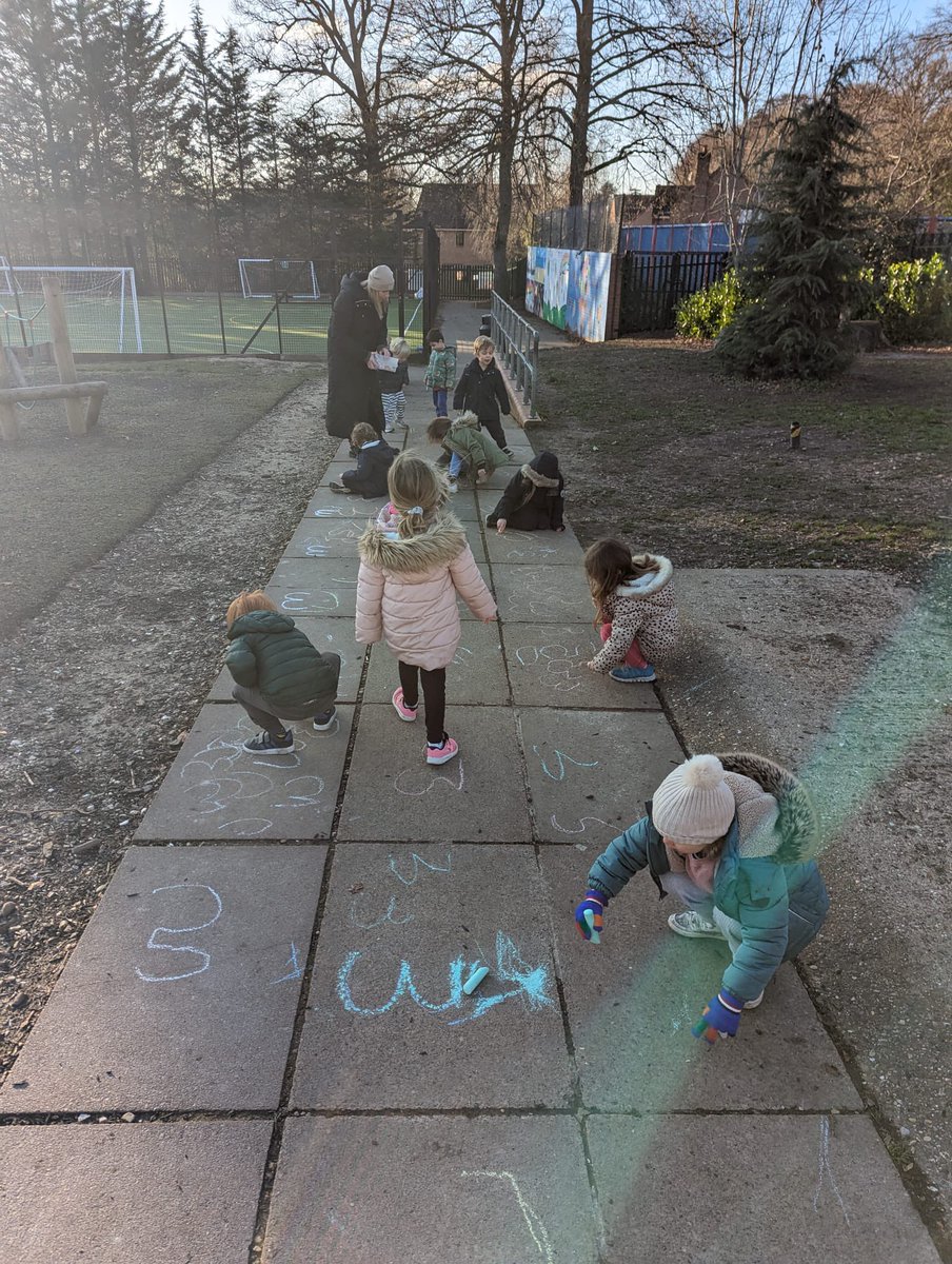 In Maths we are learning all about number 3! Today went went on a hunt in the woods to find 3 objects ( leaves, sticks or stones) after that we practiced writing number 3 with chalk…they were brilliant!! ❤️🌟3️⃣<a href="/DanesfieldSchl/">Danesfield School</a>