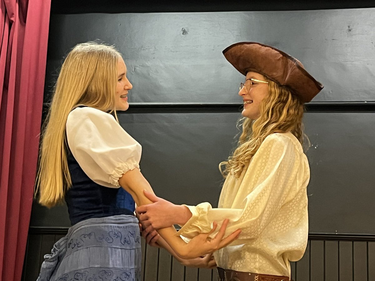 ClubBocking's tweet photo. Who has Dick met, and is Bess trying to come between them ! 
Matinee tickets selling fast 
#amdram
@BockingVC 
@BW_Times 
@braintree https://t.co/0lFUqzgy4U