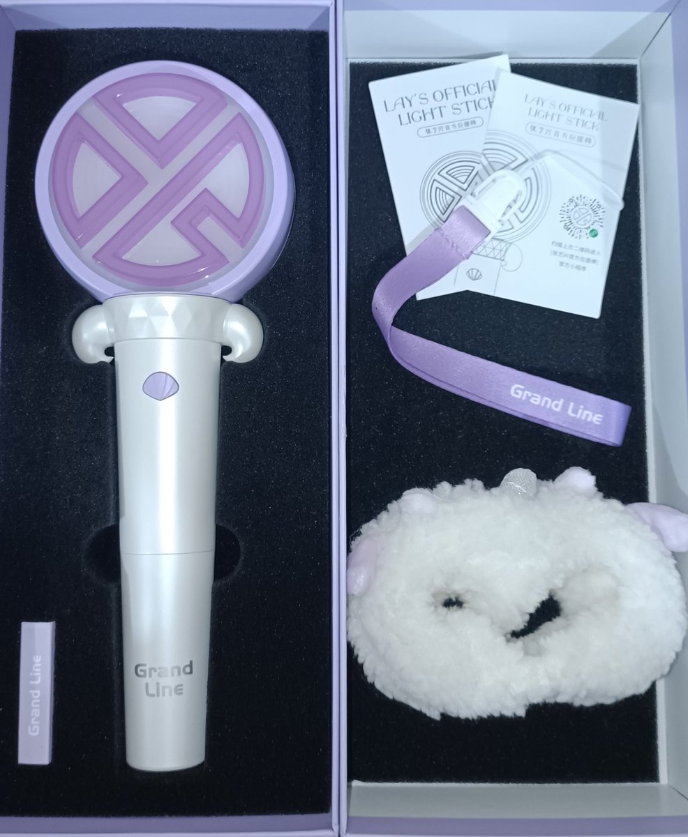 bhyuneeyeoldae's tweet photo. Thank you so much @LLShoppe for the smooth and fast transaction! Ang bilis dumating! 🎉 Grabe hindi pa rin ako makapaniwala na meron na akong Yixing lightstick! Ang ganda ganda nito!!! Worth it ang pagpapabudol!
#fromLLSproof #LLSFeedback https://t.co/2iZVnSpySb