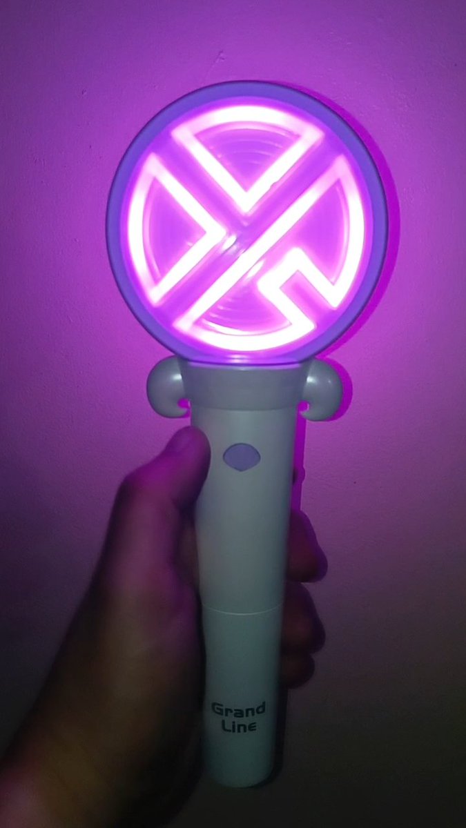 bhyuneeyeoldae's tweet photo. Thank you so much @LLShoppe for the smooth and fast transaction! Ang bilis dumating! 🎉 Grabe hindi pa rin ako makapaniwala na meron na akong Yixing lightstick! Ang ganda ganda nito!!! Worth it ang pagpapabudol!
#fromLLSproof #LLSFeedback https://t.co/2iZVnSpySb