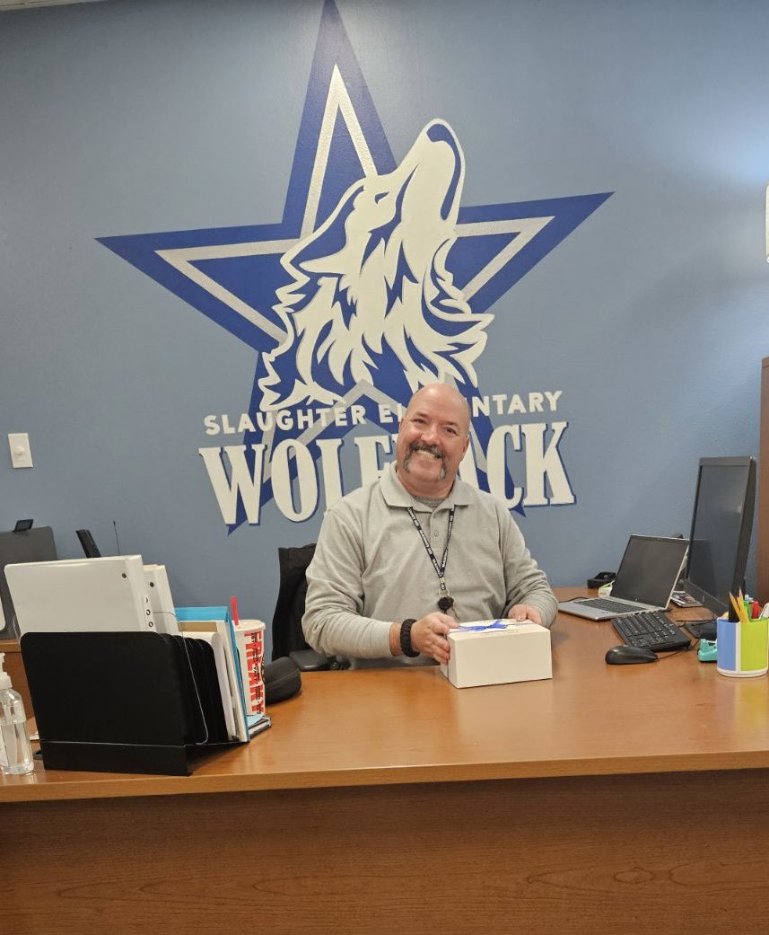On National Law Enforcement Appreciation Day, Slaughter Elementary Wolfpack is thankful for Officer Day!! <a href="/SlaughterES/">Slaughter Elementary</a> #itsaslaughterthing #WeAreMcKinney
