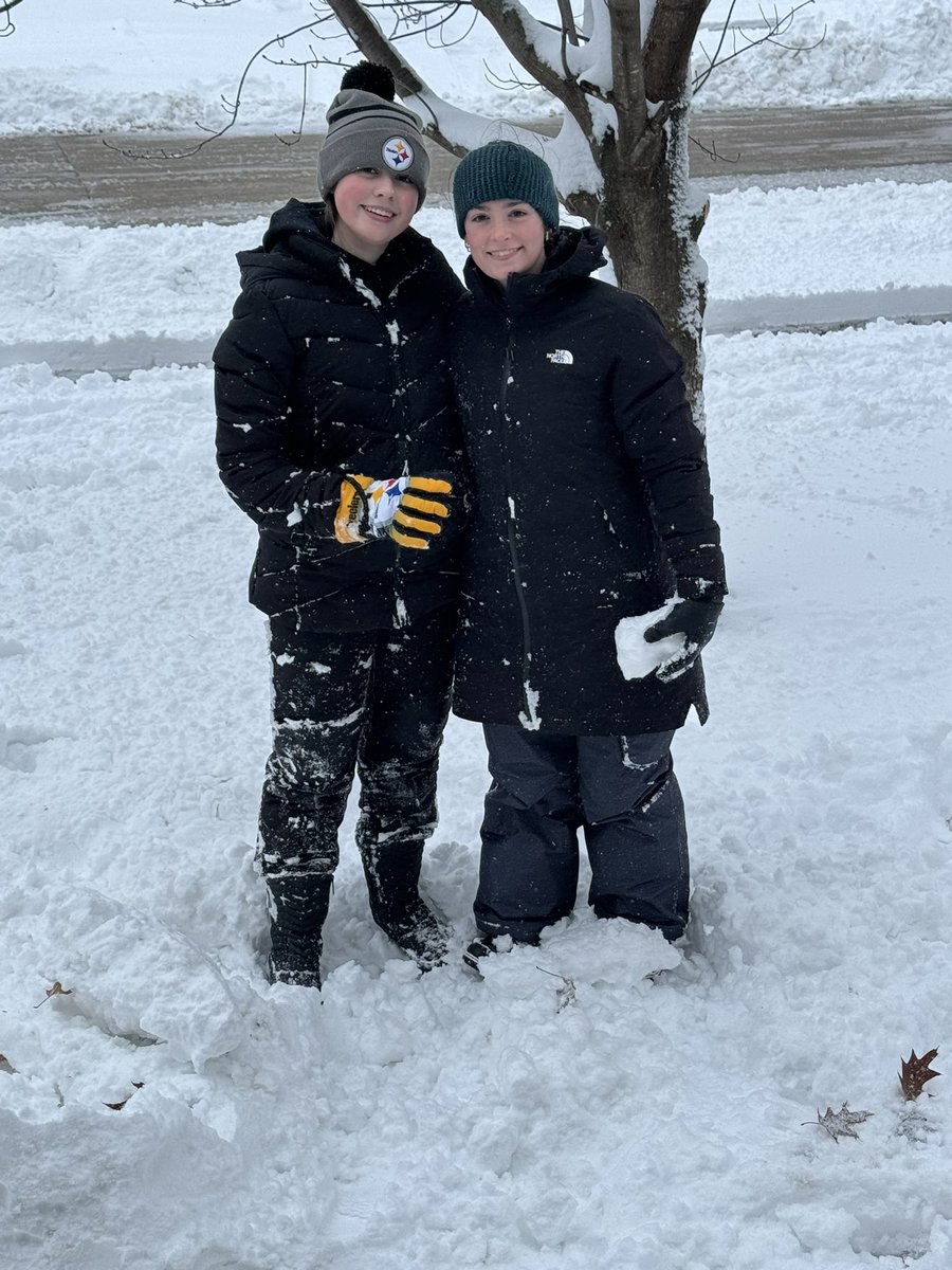 ACHSJagSB's tweet photo. The Lathrop sisters getting in on the #softballsnowdaychallenge great work! https://t.co/fe8pMAE85t