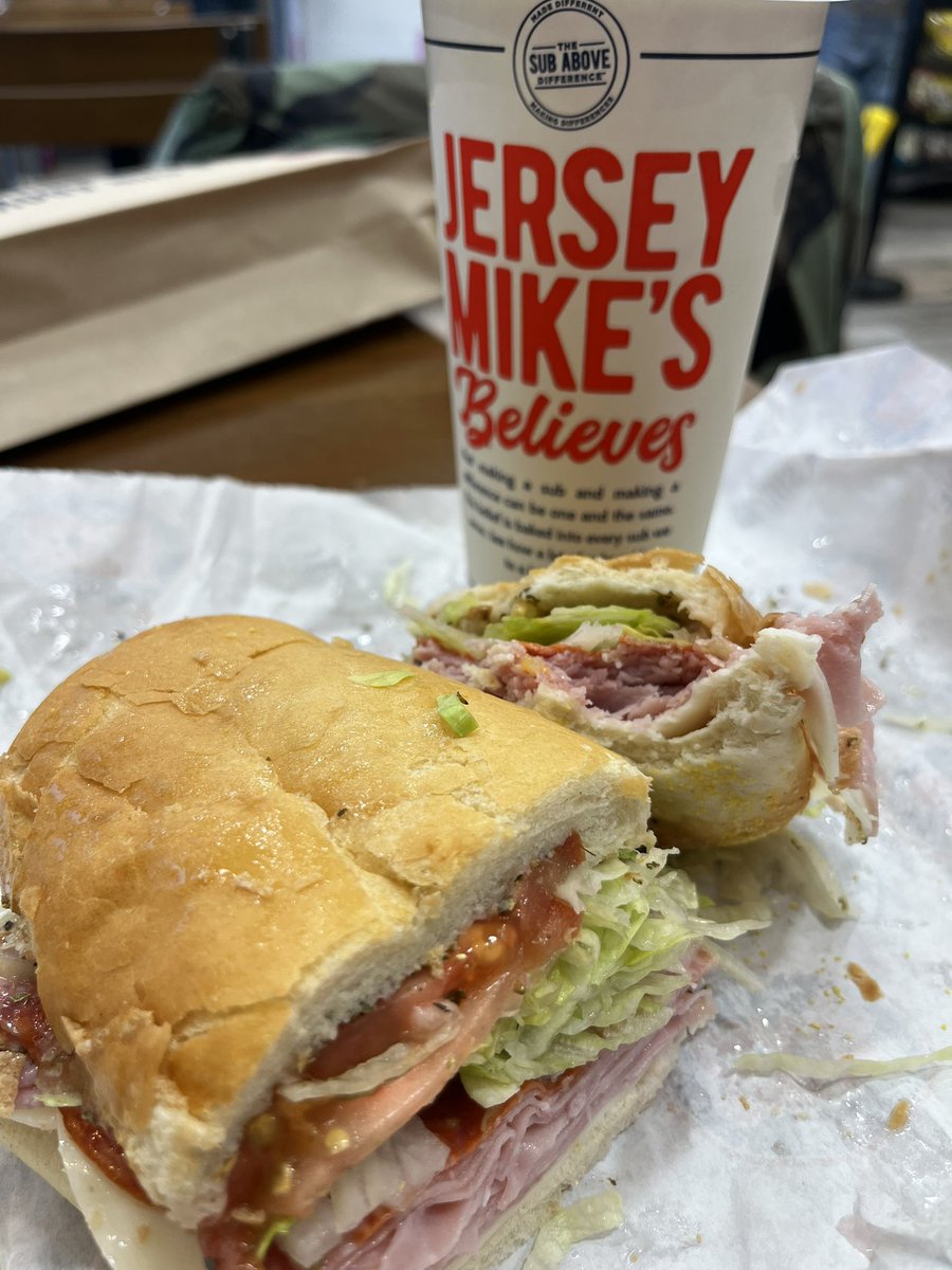 RobinCrouse's tweet photo. A Sub Above full of Love!!!! Love the Troy, Ohio location worth the 35 minute drive @jerseymikes  excellent customer service always!!! https://t.co/0UKz1rXb2z