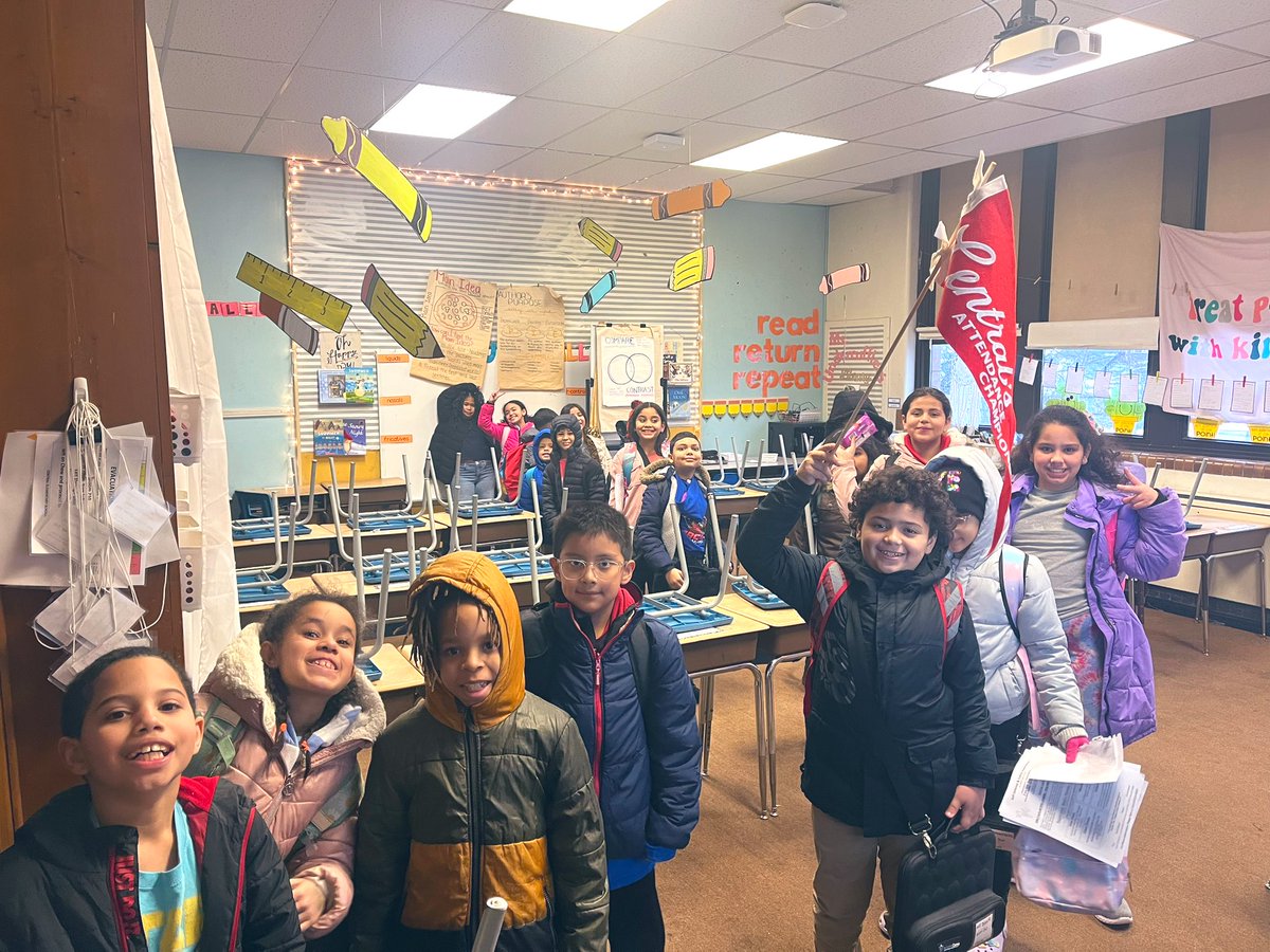 Room 210 taking home the attendance award for the 2nd month in a row!!! Woohoo! 🥳 👏🏼 #AttendanceMatters