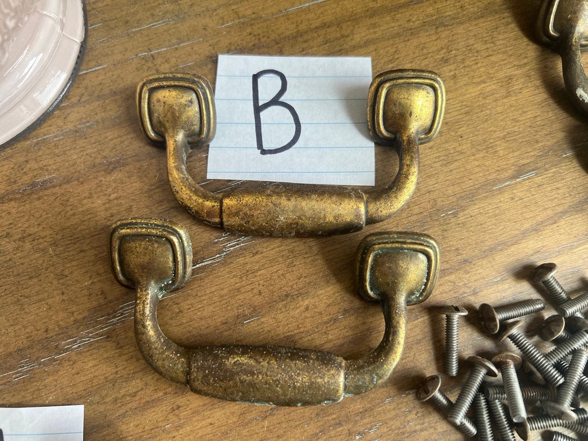 VSeagrape's tweet image. Drawer Pulls, Pairs Vintage Brass Hardware Drawer Pulls Handles, 3'' Center Hardware, Vintage Hardware, Vintage Drawer Pulls, Metal Handles $18.00 at etsy.com/listing/139750… #VintagePulls #VintageKnobs
