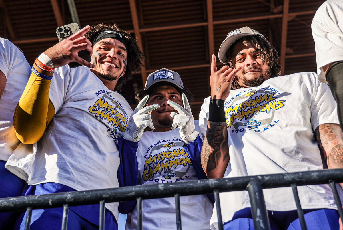 Coled102's tweet photo. Did it again 🤷🏽‍♂️💍 #back2back https://t.co/z82kpcRnXL