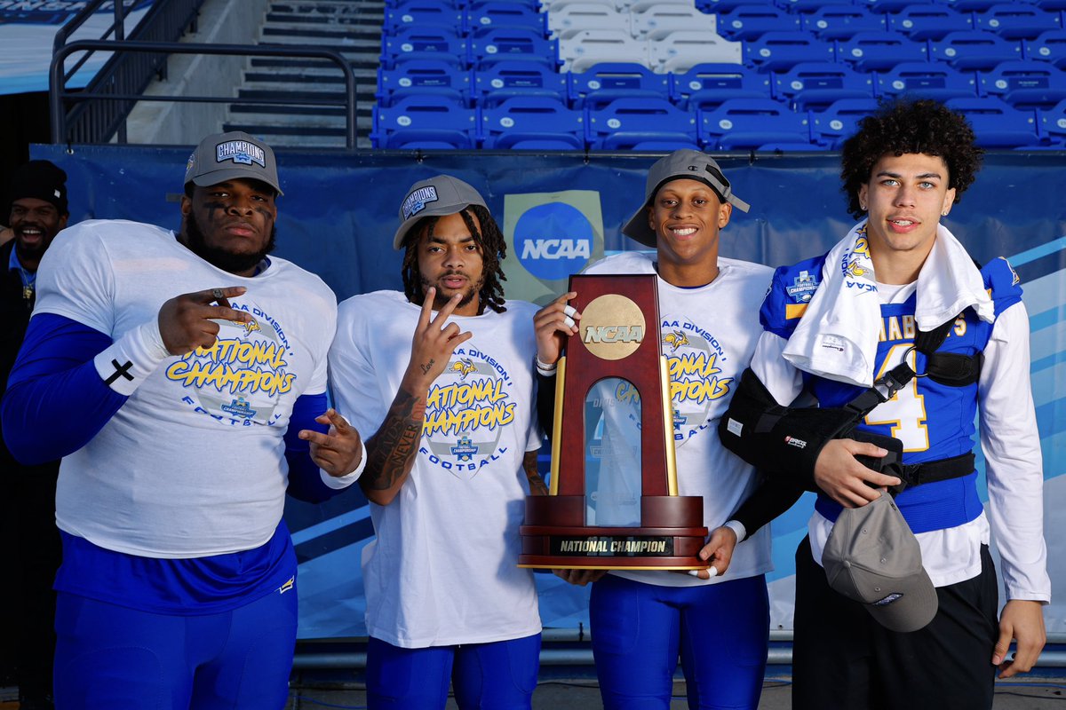 Coled102's tweet photo. Did it again 🤷🏽‍♂️💍 #back2back https://t.co/z82kpcRnXL