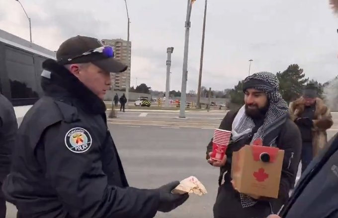 Kermit_Progress's tweet photo. Welcome To @JustinTrudeau's #Canada Where The Opposite Of What Is Expected Happens

Where Journalists Get ARRESTED With Made Up Charges By The @RCMP @rcmpgrcpolice

Where @TorontoPolice Are On Bended Knee Catering Coffee &amp; Pastries To #Hamas Supporting Protesters Breaking The Law https://t.co/BaJBG8AyXP