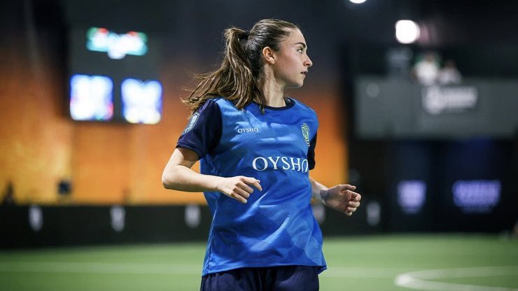 🎙️#QueensLeague | ÚLTIMA HORA 🔴

📌 Andrea Luna avanza muy bien en su recuperación y ya se encuentra en fase de recuperar fuerza

📌 La jugadora de El Barrio todavía no ha podido volver al campo de juego, pero sí entrena ya en el gimnasio