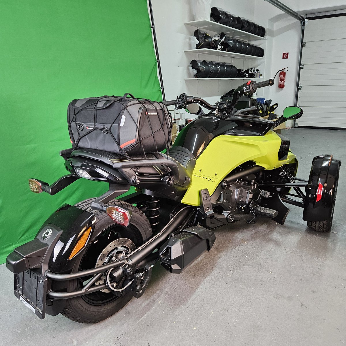 This time we are taking care of this amazing #CanAm #Spyder F3s Special Series 🤟🤟🤟🤟
#motorcycle #rider #dreamgarage