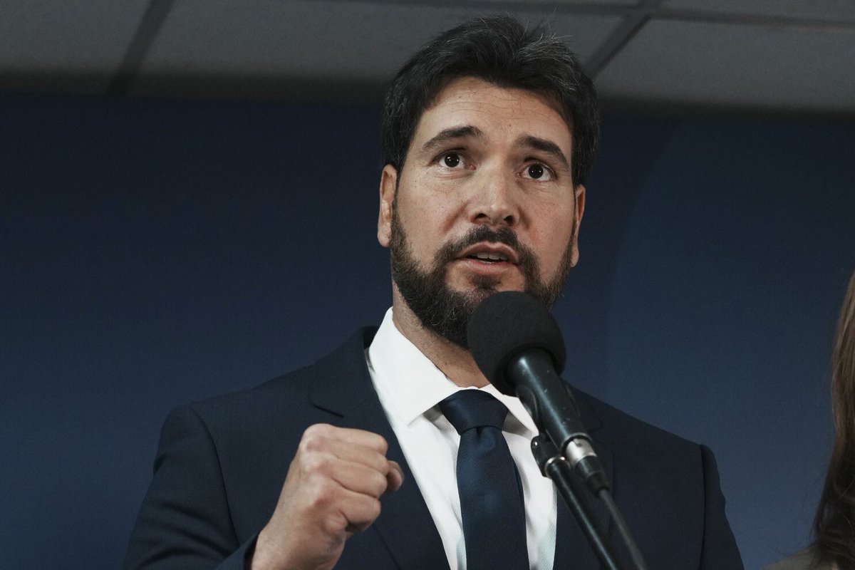 “Me ofrezco libre y voluntariamente a liderar todas las esferas de seguridad del país. Tenemos la determinación, la experiencia y el equipo” Jan Topic