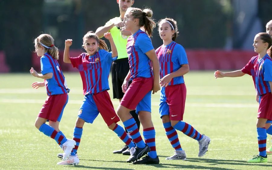 iratividal's tweet photo. 📝Informa @rut_vilar que las jugadoras de la cantera del Barça no reciben ayudas para los desplazamientos mientras que los niños disponen de buses organizados y otras ayudas para ir a entrenar https://t.co/m6ZFrnVgia
