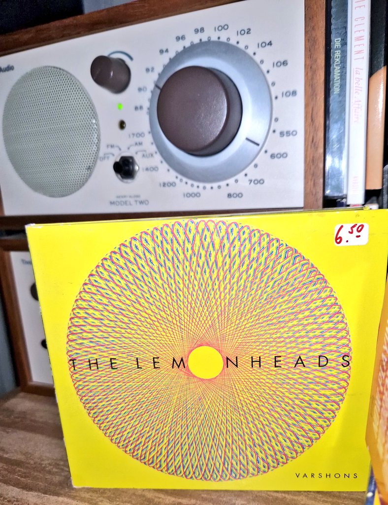 Suedehead71's tweet photo. #NowPIaying @TheLemonheads @Evan_Dando #varshons #cover #compactdisc https://t.co/xNRBk3l2rH