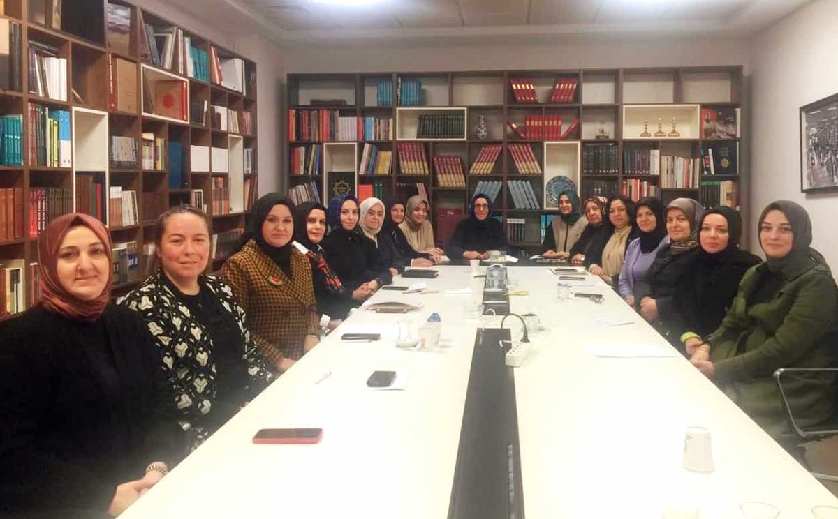 Sivil Toplum ve Halkla İlişkiler birimimizin Memleket Komisyonları temsilcileri ile bir araya gelerek istişarelerde bulunduk ve seçim süreci faaliyelerimizi planladık.

Birlik ve beraberlik ruhu ile #İstanbul ‘u alacağız.
#Yenidenİstanbul

📍AK Parti İstanbul İl Başkanlığı