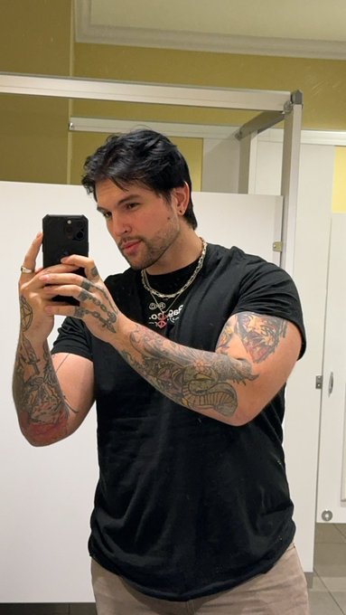 New new https://t.co/Fc9zc33wST